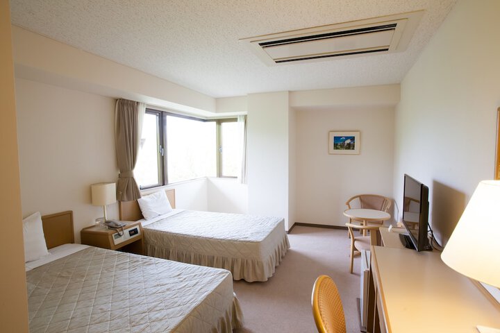 Room 4 of 22