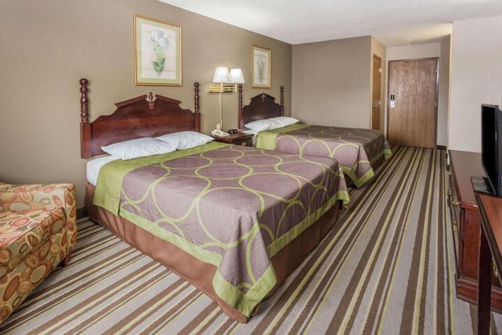 2 Queen Beds (4 of 4)