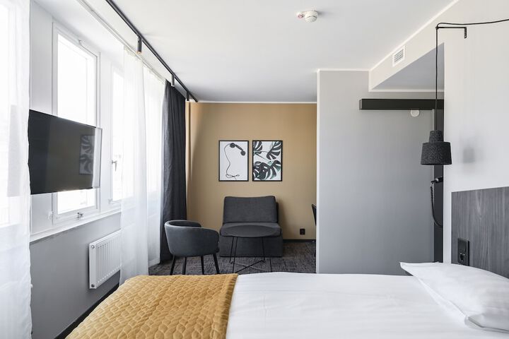 Room 32 of 57