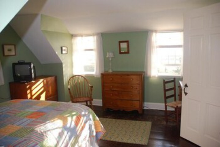 Room 32 of 34