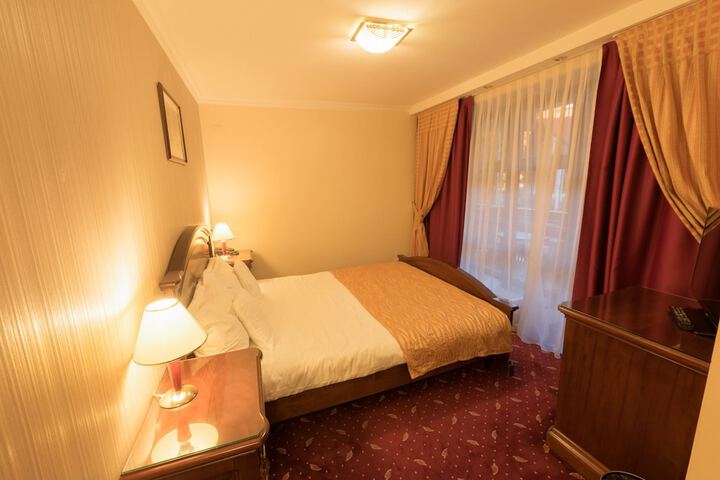 Room 16 of 73
