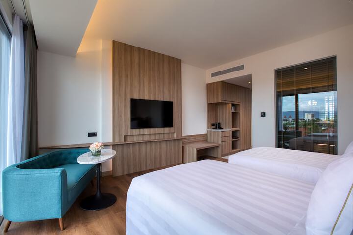 Room 10 of 84