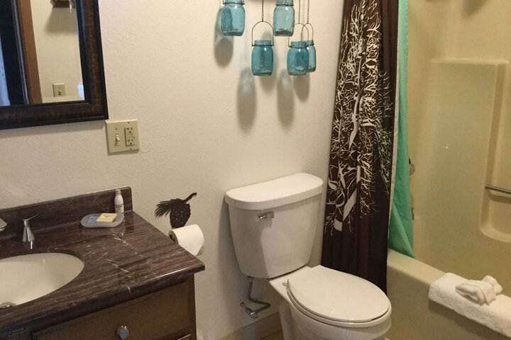 Room 11 of 28