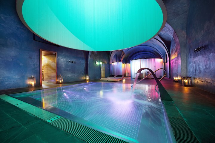Pool Hotel