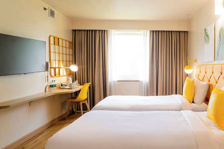 Room 10 of 31