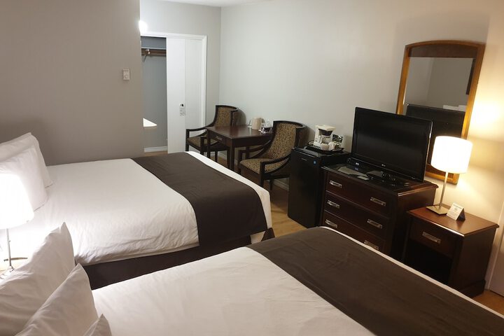 Room 6 of 27