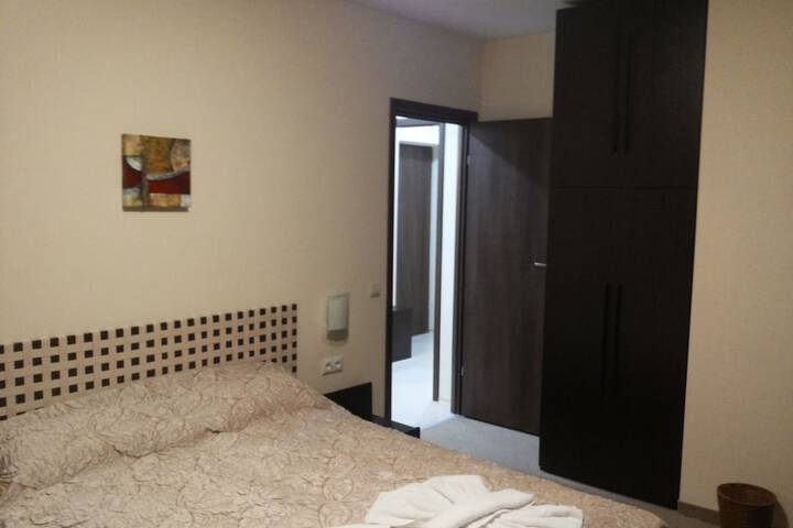 Room 8 of 68