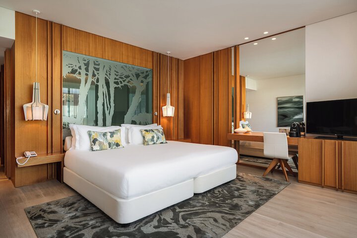 Room 38 of 220