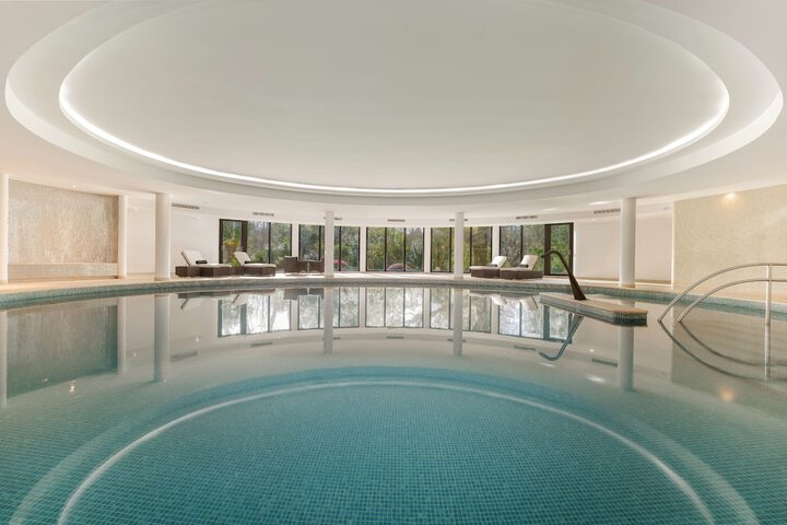 Hotel with Pool