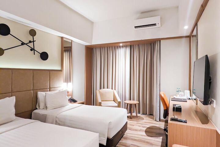 Room 28 of 64