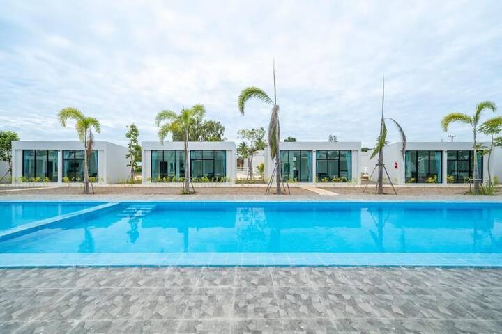 Pool 16 of 26