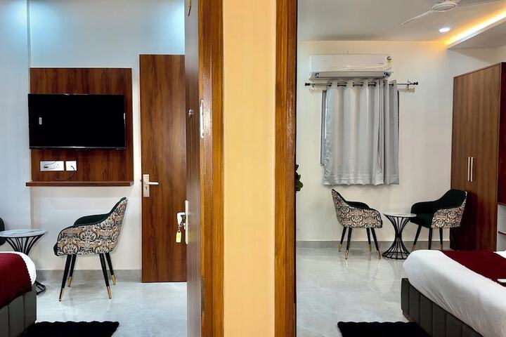 Room 6 of 22