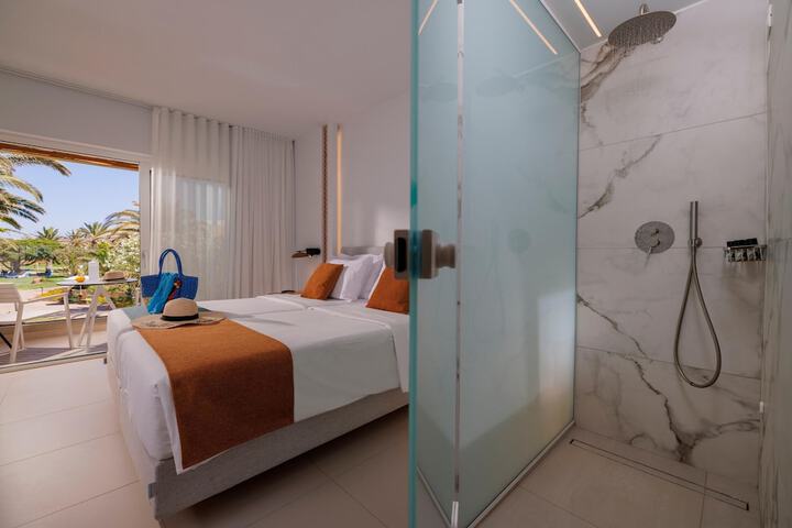 Room 35 of 209