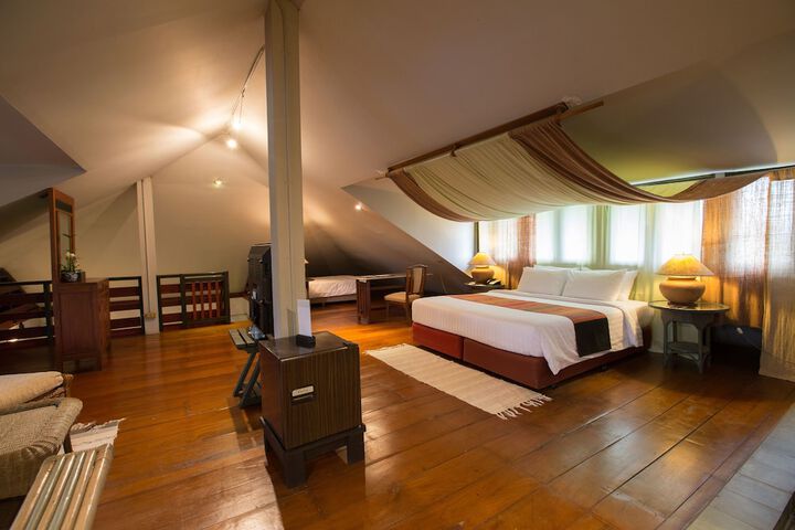 Room 8 of 75