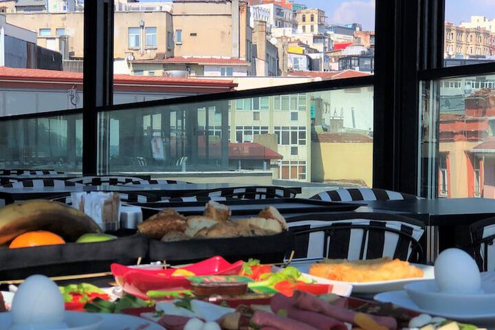 Breakfast/Coffee Service 106 of 134