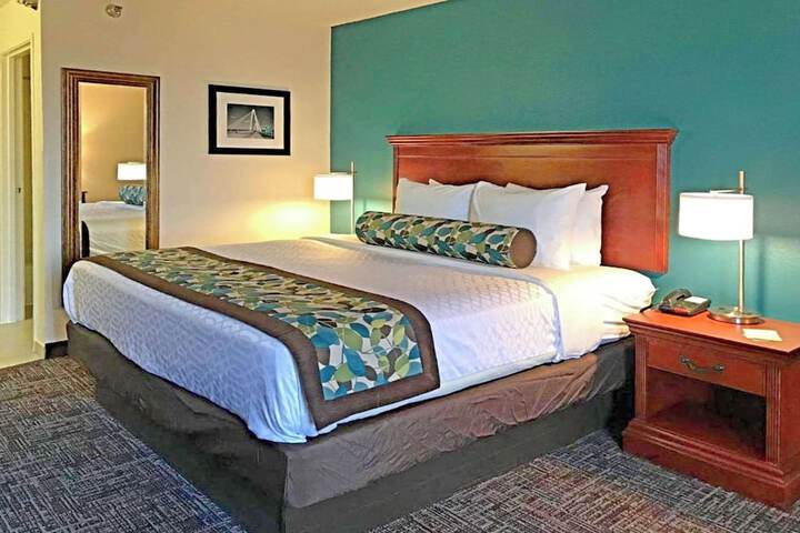 1 King Bed (21 of 21)