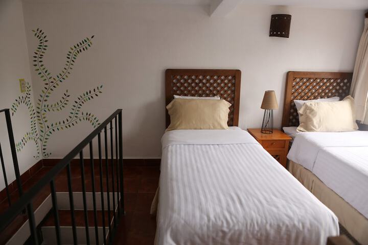 Room 7 of 32