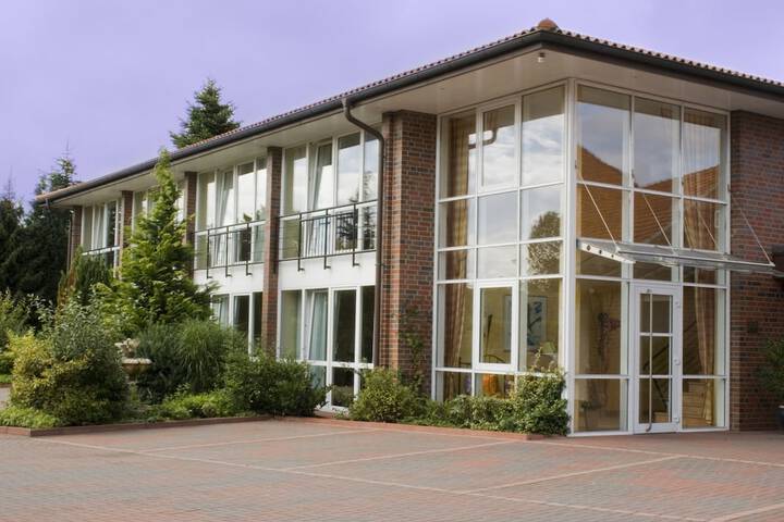 Hotel Exterior 43 of 43
