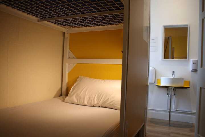 Room 19 of 76