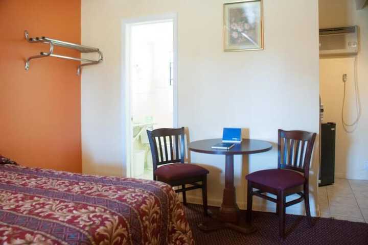 Room 8 of 32