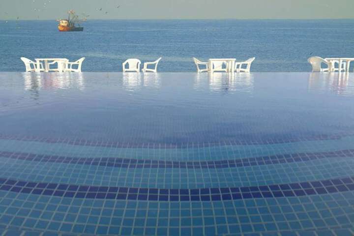 Pool 51 of 69