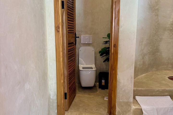 Room 10 of 70