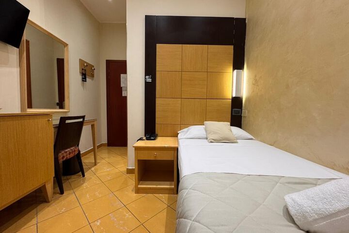 Room 26 of 63