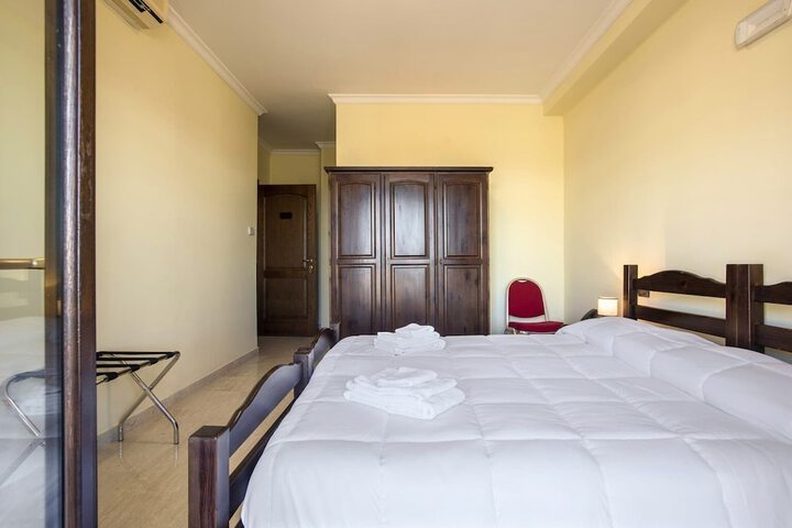Room 18 of 64