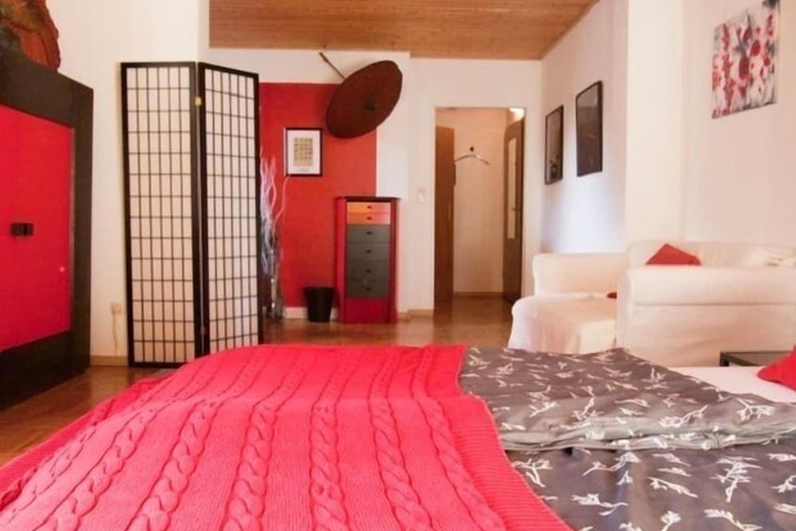 Room 7 of 35