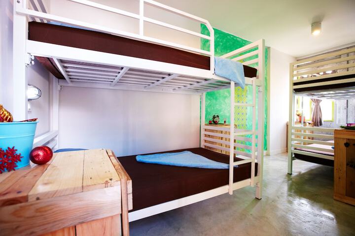 Room 18 of 37