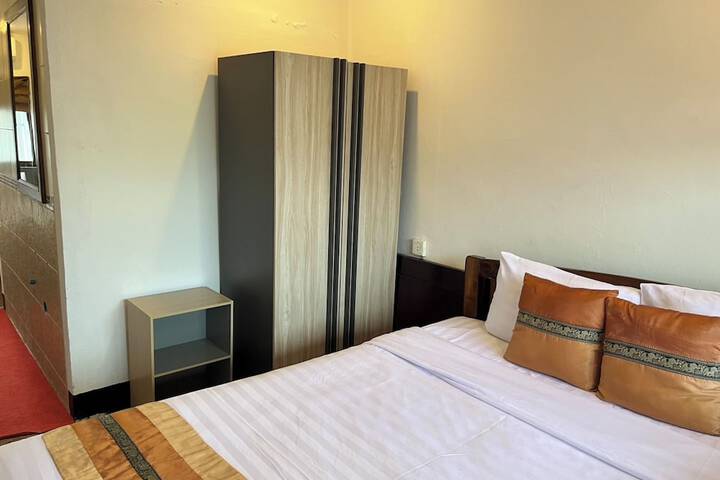 Room 34 of 68