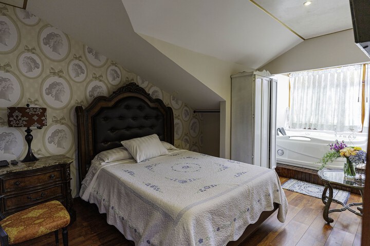 Room 13 of 85