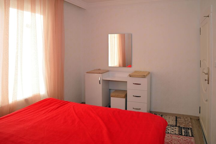 Room 5 of 28