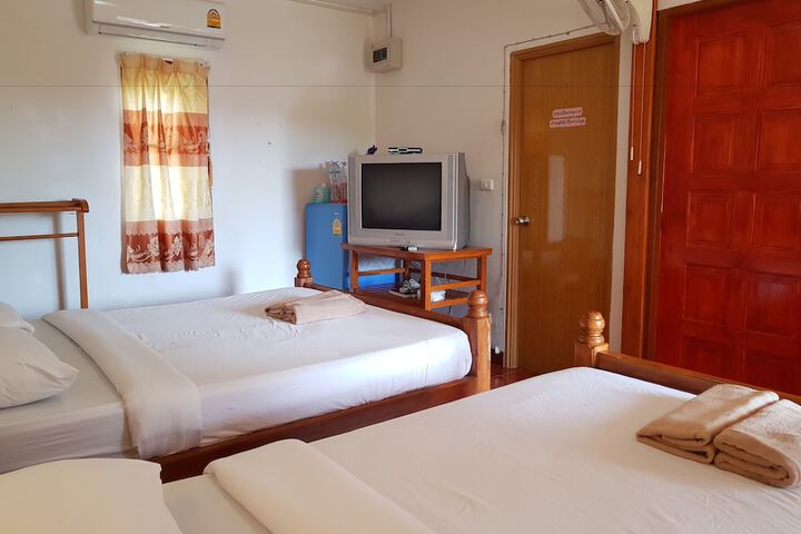 Room 5 of 52