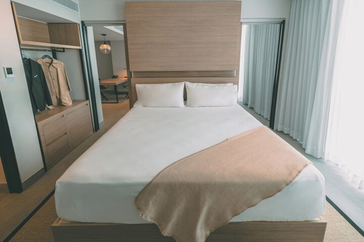 Room 13 of 335