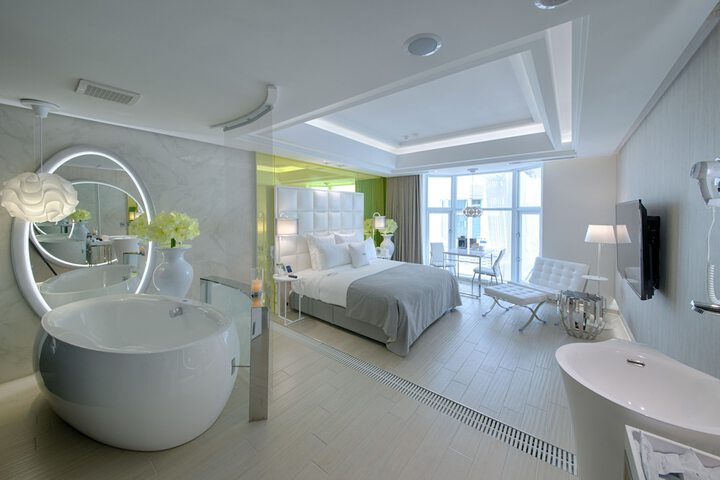Room 13 of 59