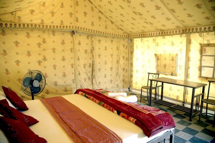 Room 7 of 48