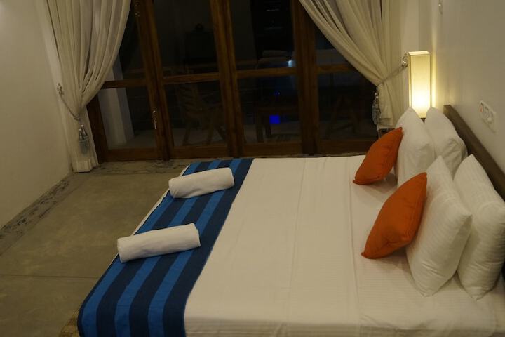 Room 3 of 60