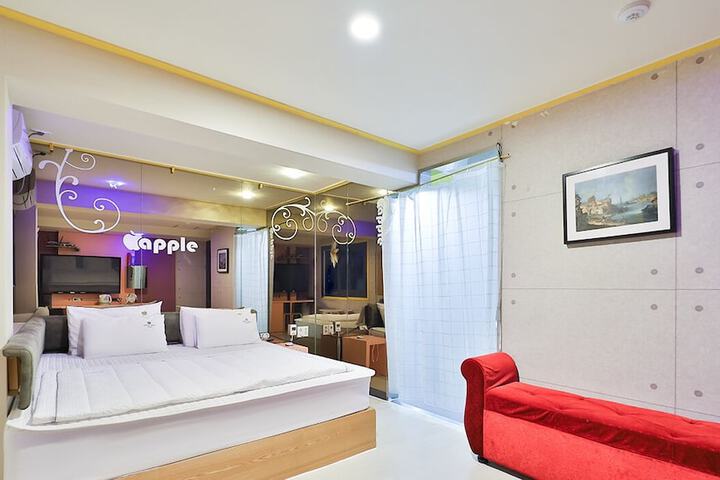 Room 7 of 23
