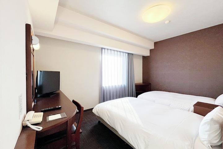 Room 10 of 29