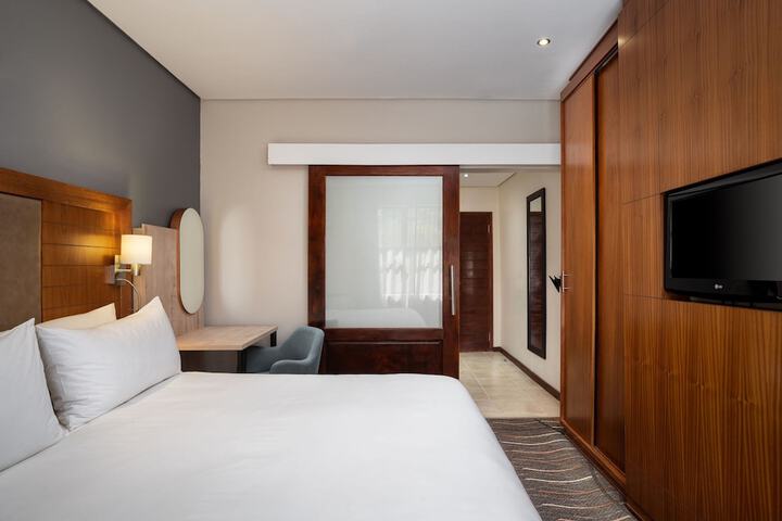 Room 22 of 102
