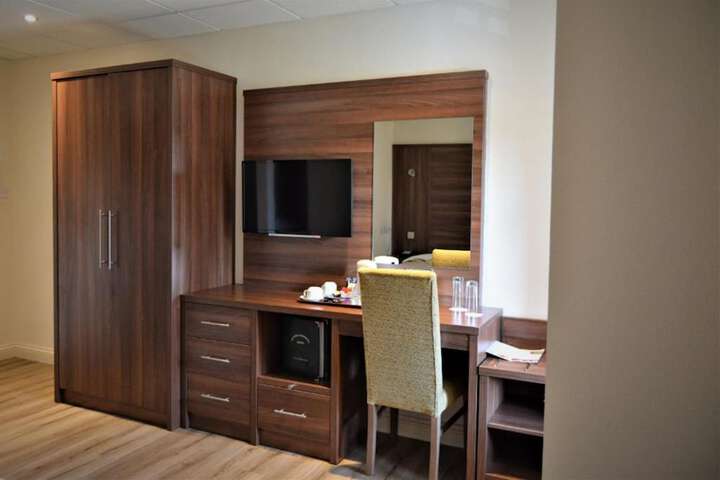 Room 4 of 59