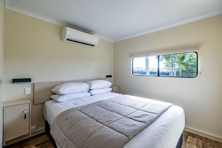 Room 4 of 96