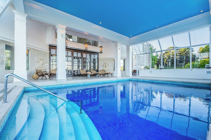 Pool 123 of 217