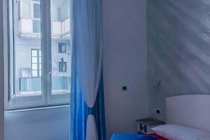 Room 8 of 61