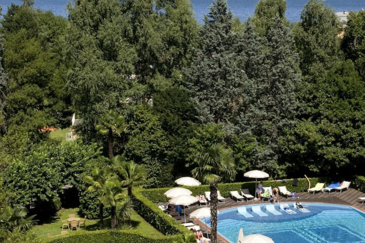 Pool 83 of 96