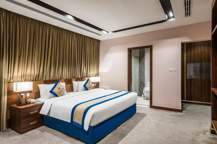 Room 9 of 52