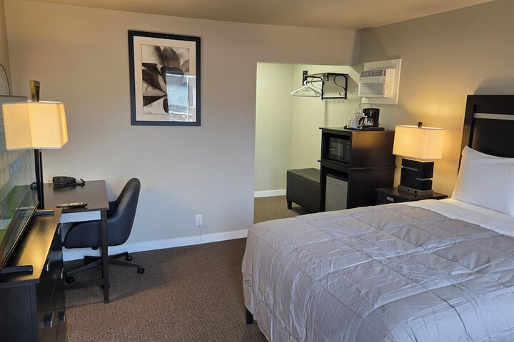 Room 19 of 36