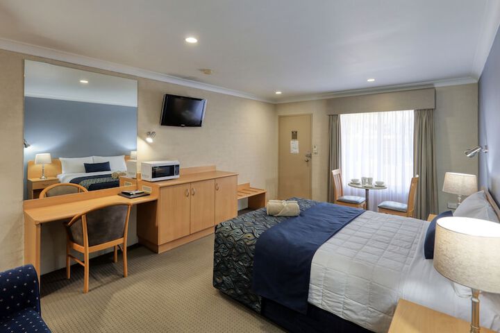 Room 3 of 34