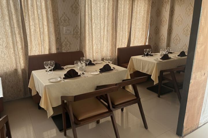 Dining 23 of 28